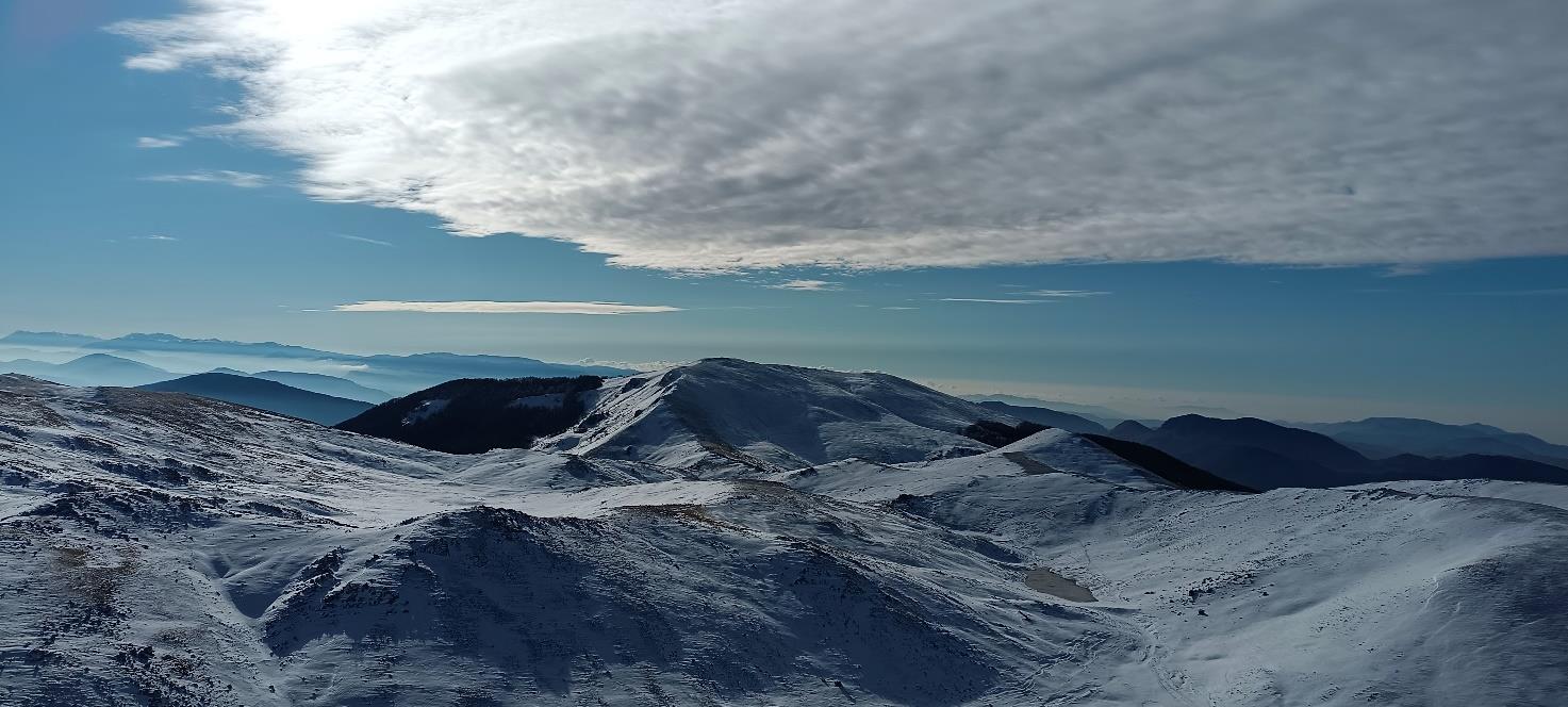Panorama innevato dal Monte Nuria